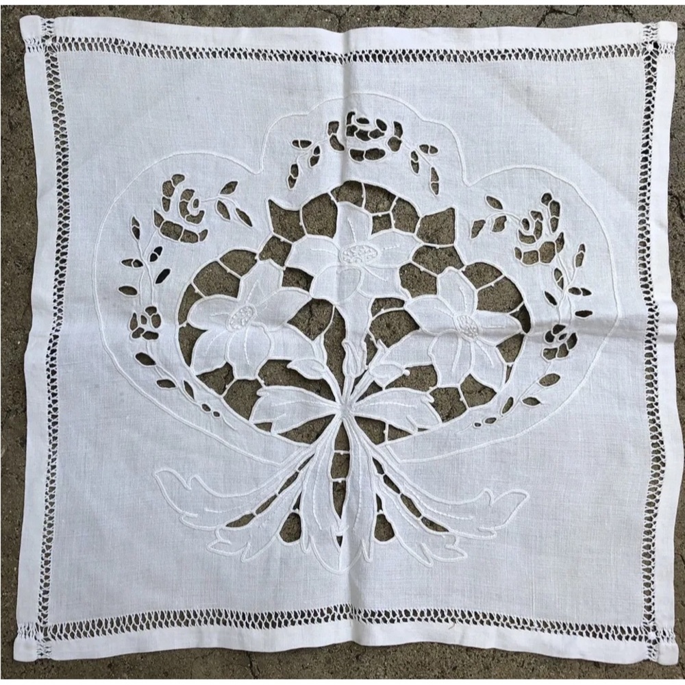 Lovely 16x17 Embroidered & Hemstitched Fine Linen Sampler Excellent Condition!!